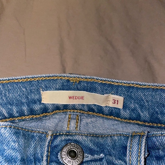 Levi’s Wedgie Straight Medium Wash - Picture 2 of 2